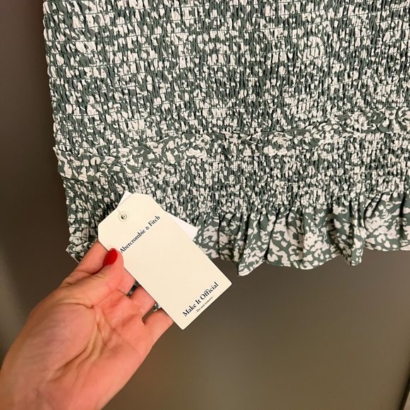 NWT Abercrombie Smocked Mini Dress - Picture 5 of 5